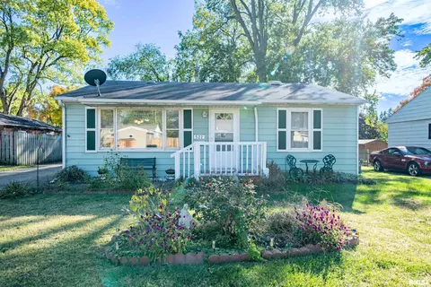 522 E Jennings Ave, Farmington, IL 61531