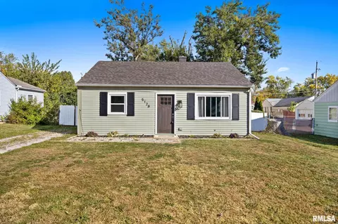 5128 N Roberts Dr, Peoria Heights, IL 61616