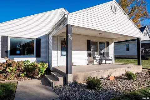 206 N Minier Ave, Minier, IL 61759