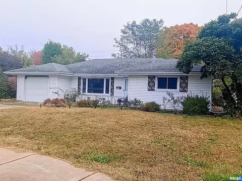 614 N Lammers Ave, West Peoria, IL 61604