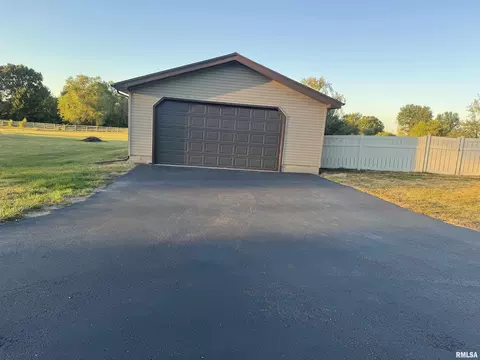 1201 Pine Tree Dr, Washington, IL 61571 photo 7