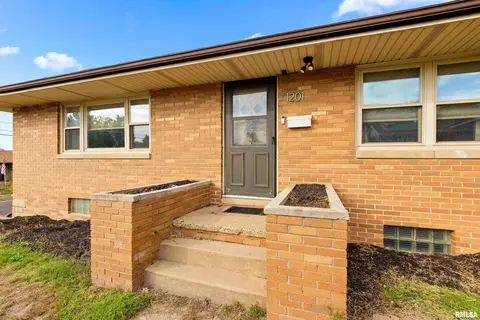 1201 Jefferson St, Pekin, IL 61554