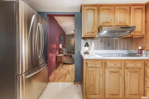 Kitchen - 1320 W Cedar Hills Dr, Dunlap, IL 61525 photo 2 of 5