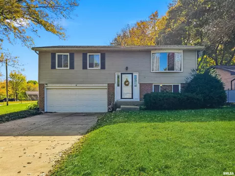 916 E Fairview St, Peoria, IL 61615
