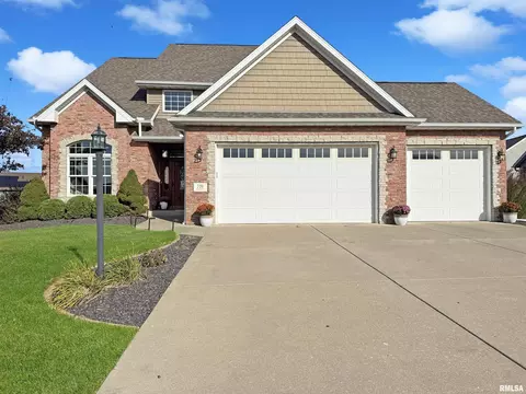 720 Westminster Dr, Washington, IL 61571