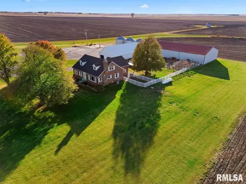 2529 Township Road 1600 E Rd, Wyoming, IL 61491