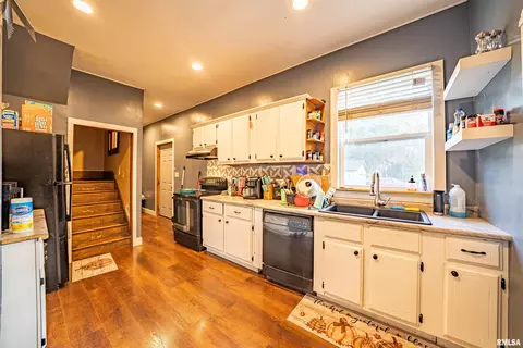 Kitchen - 604 E 3rd St, Delavan, IL 61734 photo 1 of 5