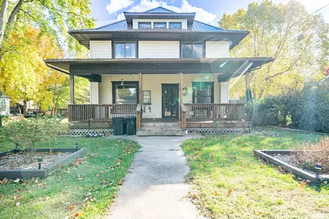 604 E 3rd St, Delavan, IL 61734