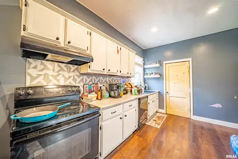 Kitchen - 604 E 3rd St, Delavan, IL 61734 photo 2 of 5