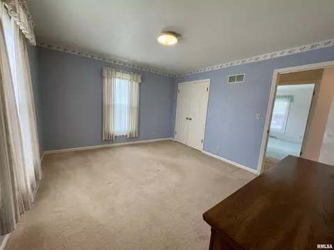 Bedroom - 1347 Carolbeth Ave, Macomb, IL 61455 photo 2 of 6