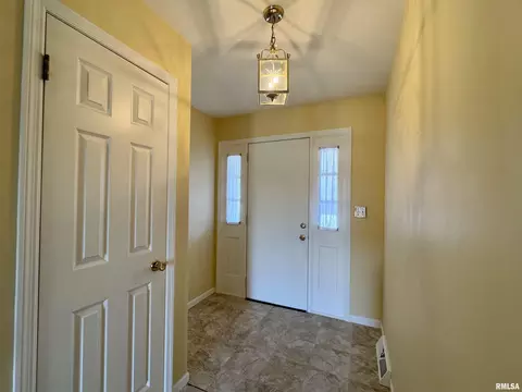 Entry Way - 1347 Carolbeth Ave, Macomb, IL 61455 photo 1 of 3