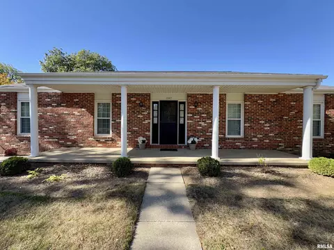 Exterior - 1347 Carolbeth Ave, Macomb, IL 61455 photo 4 of 6