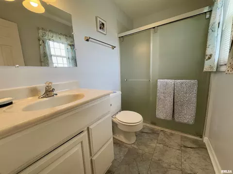 Bath - 1347 Carolbeth Ave, Macomb, IL 61455 photo 3 of 5