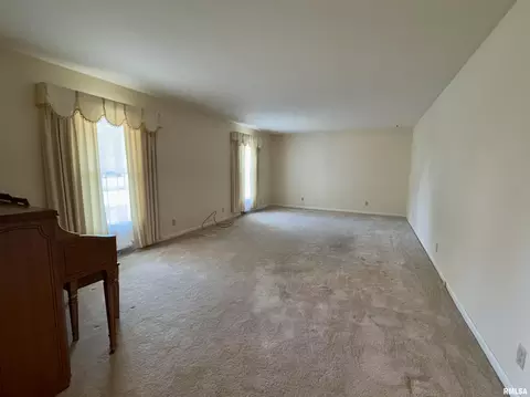 Living - 1347 Carolbeth Ave, Macomb, IL 61455 photo 1 of 4