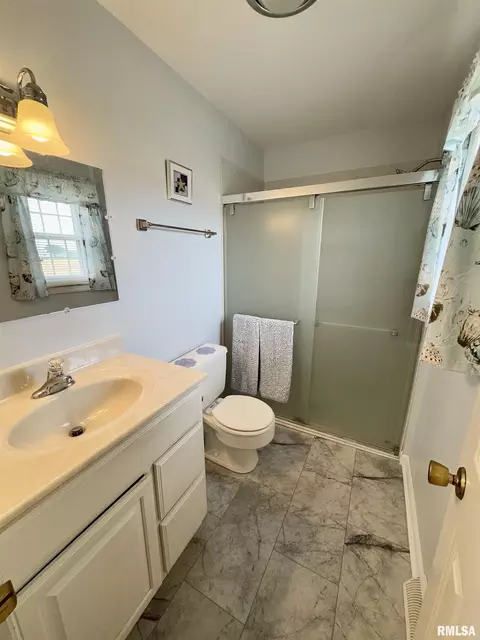 Bath - 1347 Carolbeth Ave, Macomb, IL 61455 photo 1 of 5