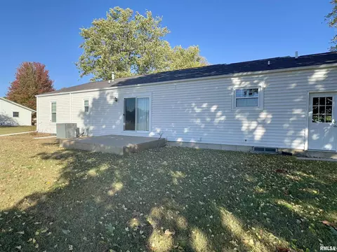 Exterior - 1347 Carolbeth Ave, Macomb, IL 61455 photo 6 of 6