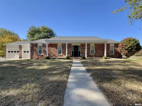 1347 Carolbeth Ave, Macomb, IL 61455