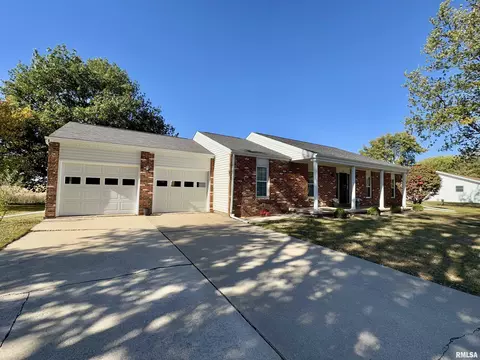 Exterior - 1347 Carolbeth Ave, Macomb, IL 61455 photo 3 of 6