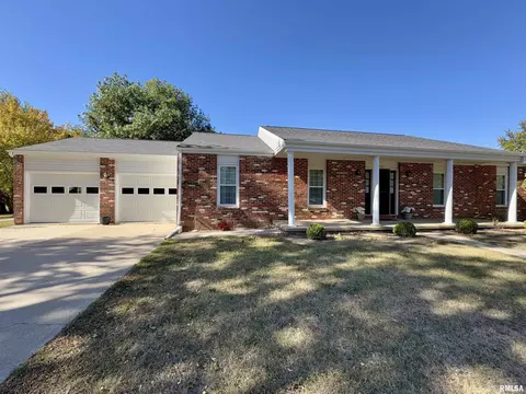 Exterior - 1347 Carolbeth Ave, Macomb, IL 61455 photo 2 of 6