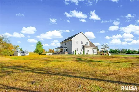 Exterior - 493 Reaba Ave, Congerville, IL 61729 photo 9 of 11