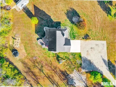 View/Area - 493 Reaba Ave, Congerville, IL 61729 photo 2 of 19