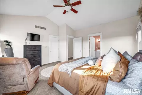 Bedroom - 493 Reaba Ave, Congerville, IL 61729 photo 3 of 9