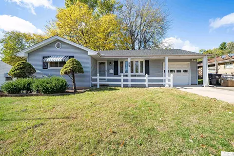 907 S Manual Ave, Peoria, IL 61605