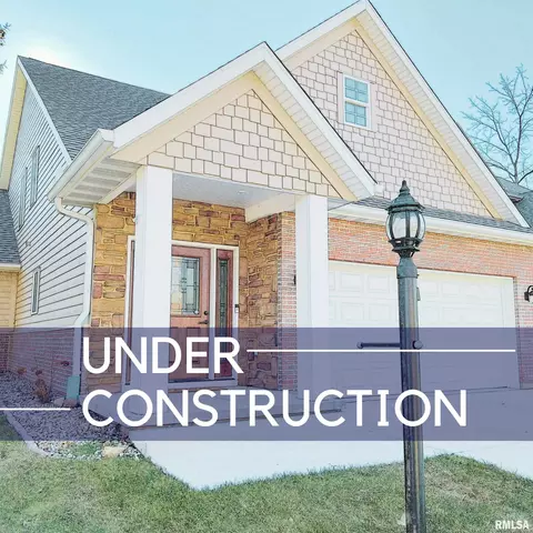 7610 N Walnut Bend Dr, Peoria, IL 61615