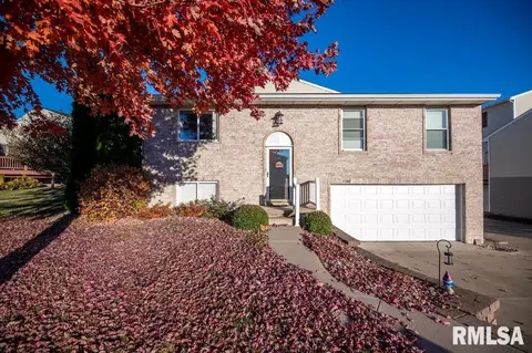2100 S 2nd Ave, Morton, IL 61550