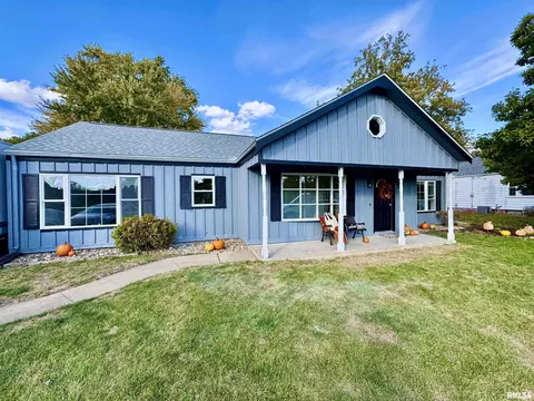 1119 E Parkside Ln, Peoria, IL 61615