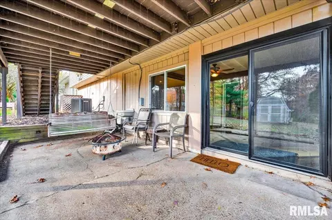 Exterior - 10520 W Sir Durham Ct, Mapleton, IL 61547 photo 6 of 10