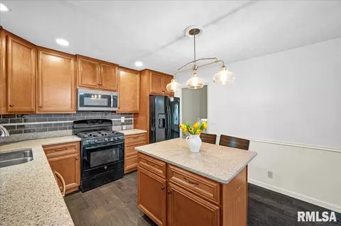 Kitchen - 10520 W Sir Durham Ct, Mapleton, IL 61547 photo 4 of 4
