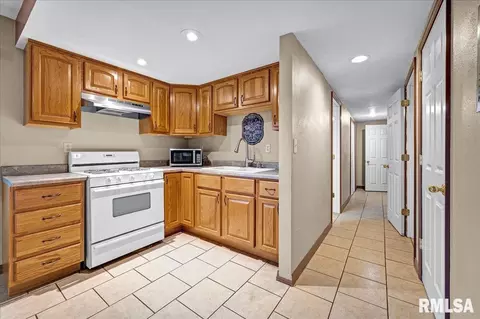 Entry Way - 10520 W Sir Durham Ct, Mapleton, IL 61547 photo 2 of 2