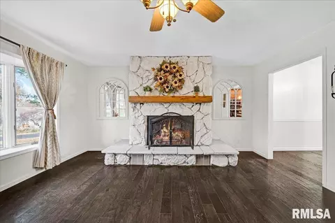 Living - 10520 W Sir Durham Ct, Mapleton, IL 61547 photo 3 of 3