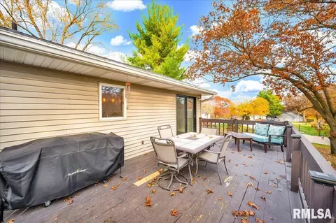 Exterior - 10520 W Sir Durham Ct, Mapleton, IL 61547 photo 4 of 10