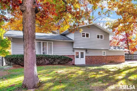 10422 N North Forest Trl, Peoria, IL 61615