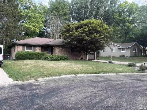 1734 Autumn Ln, Peoria, IL 61604