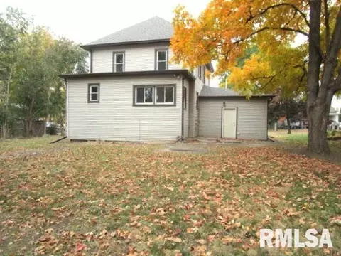 Exterior - 419 E Walnut St, Washburn, IL 61570 photo 3 of 4