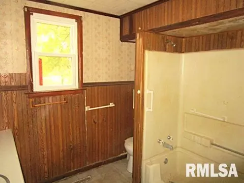 Bath - 419 E Walnut St, Washburn, IL 61570 photo 1 of 1