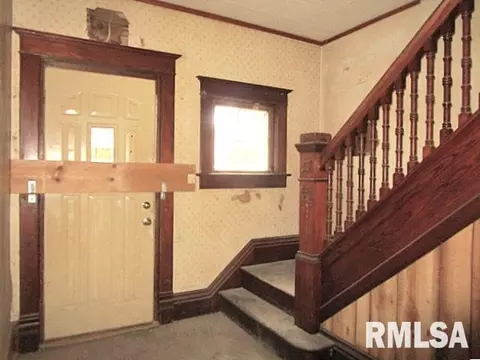 Entry Way - 419 E Walnut St, Washburn, IL 61570 photo 1 of 2
