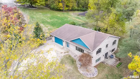 2200 Sheridan Rd, Pekin, IL 61554
