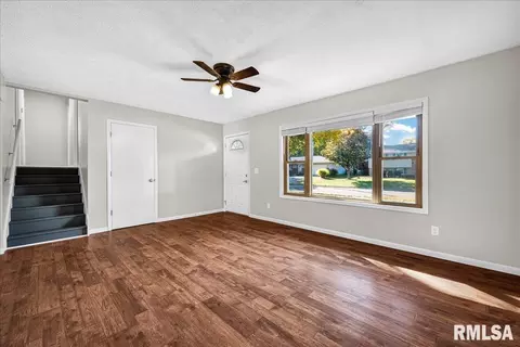 Living - 104 Robert Dr, Normal, IL 61761 photo 3 of 4