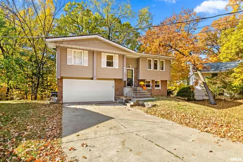 5829 N Mar Vista Dr, Peoria, IL 61614