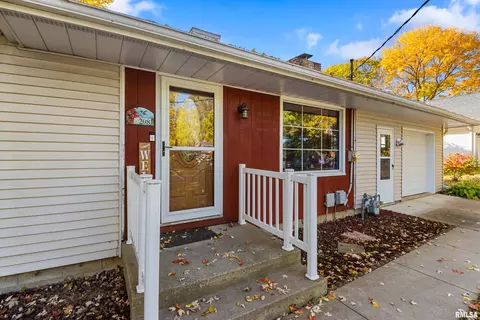208 E Butternut St, Elmwood, IL 61529