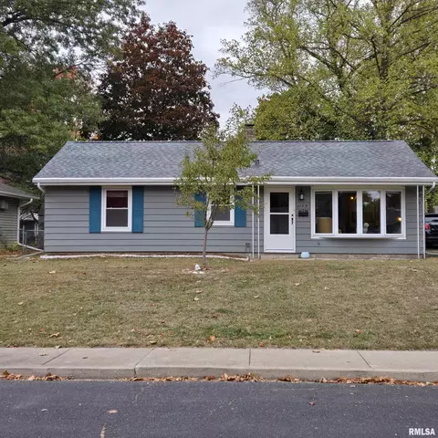 4135 N Chelsea Pl, Peoria, IL 61614