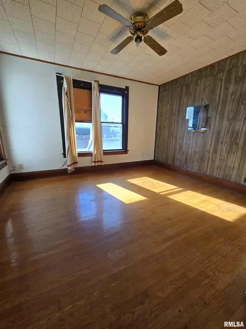 112 N Vine St, Mount Pulaski, IL 62548 photo 16