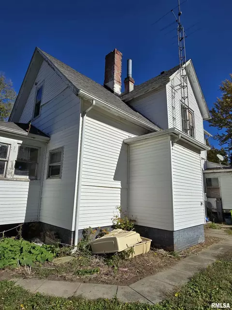 112 N Vine St, Mount Pulaski, IL 62548 photo 23