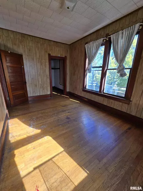112 N Vine St, Mount Pulaski, IL 62548 photo 12