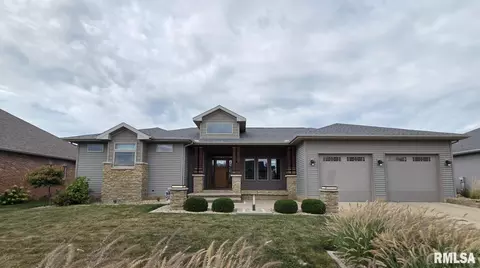 414 Gillman Dr, Washington, IL 61571