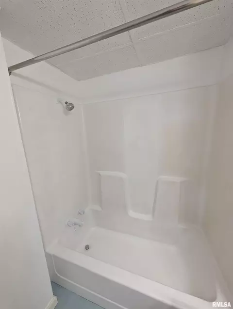 944 E Walnut Ave, Canton, IL 61520 photo 39